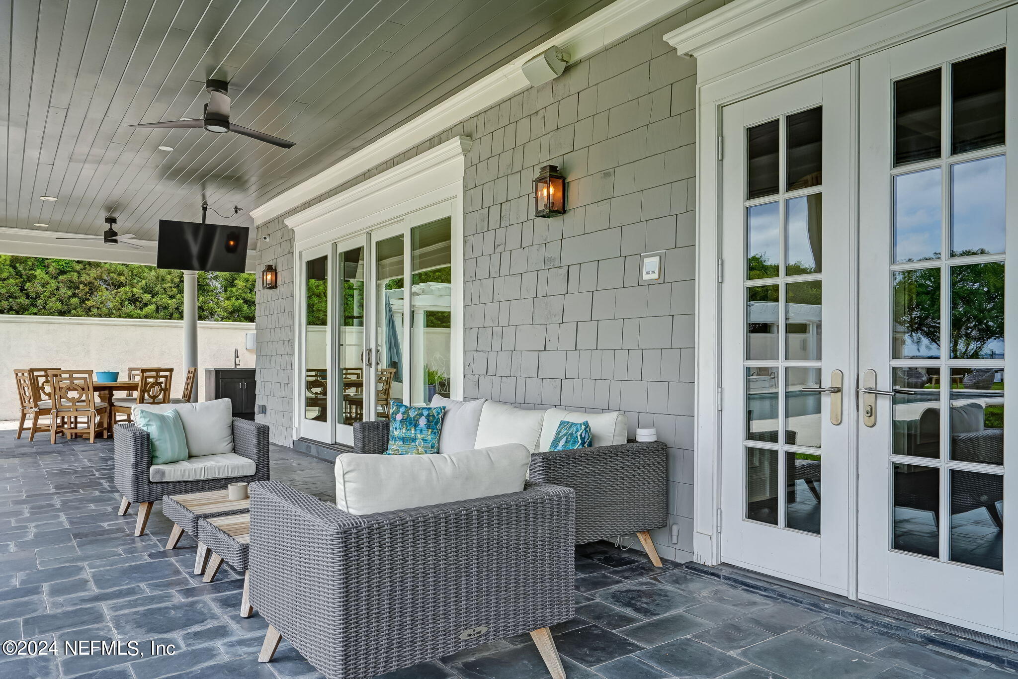 1875 AVONDALE Circle