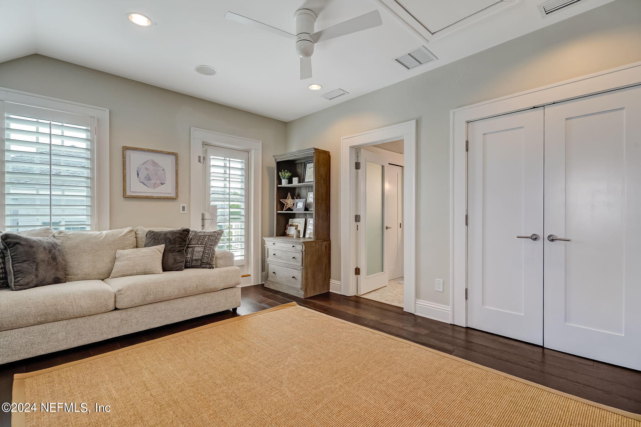 1875 AVONDALE Circle