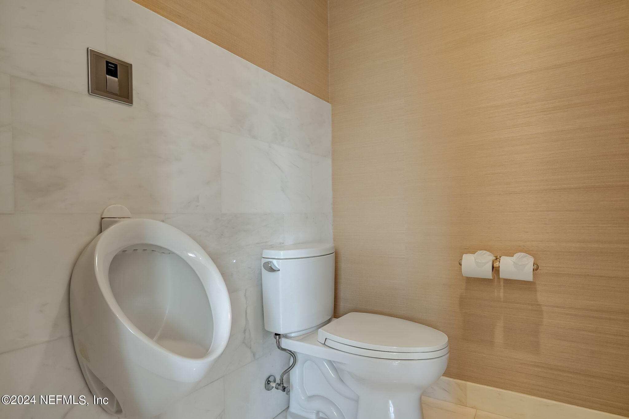 1875 AVONDALE Circle