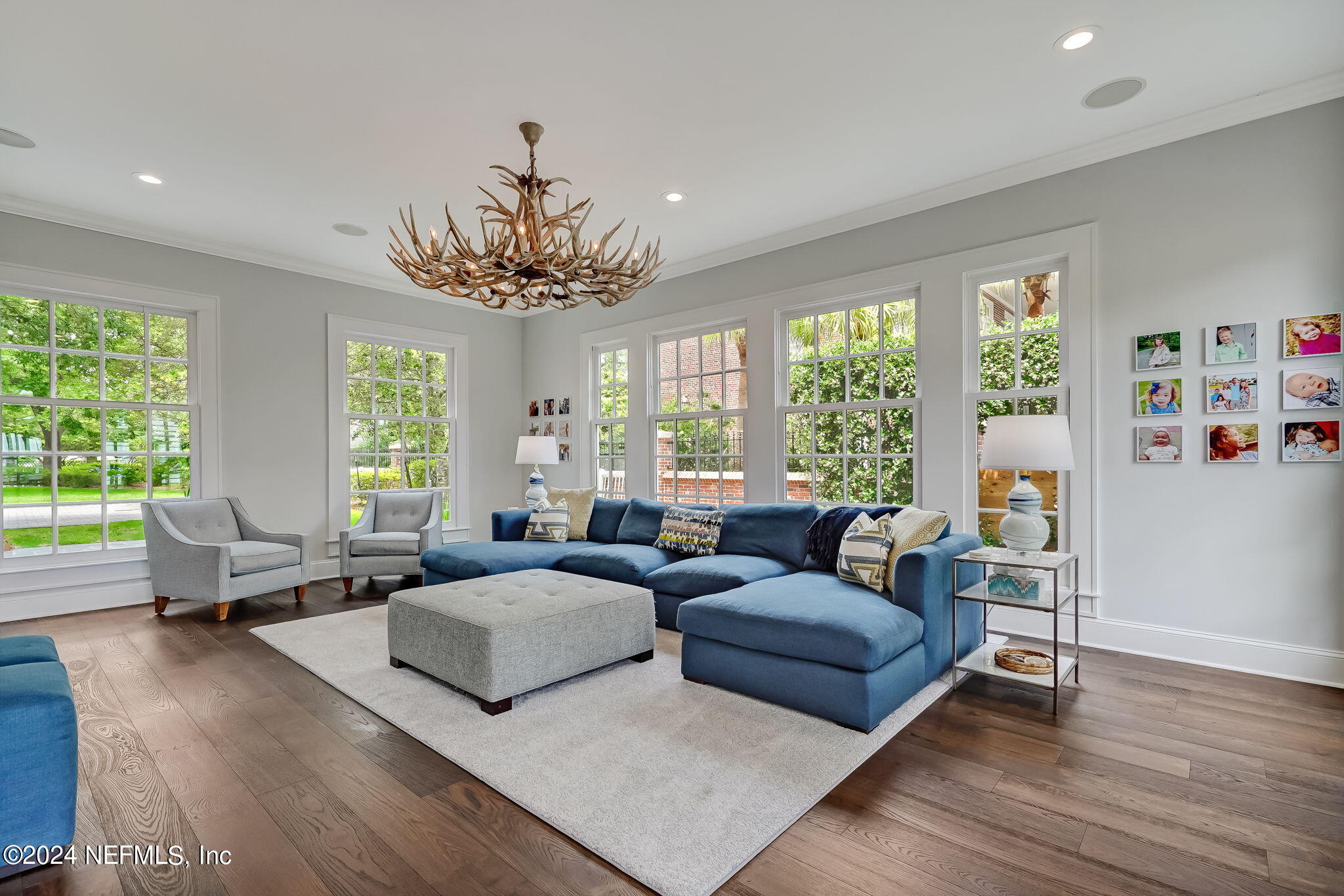 1875 AVONDALE Circle