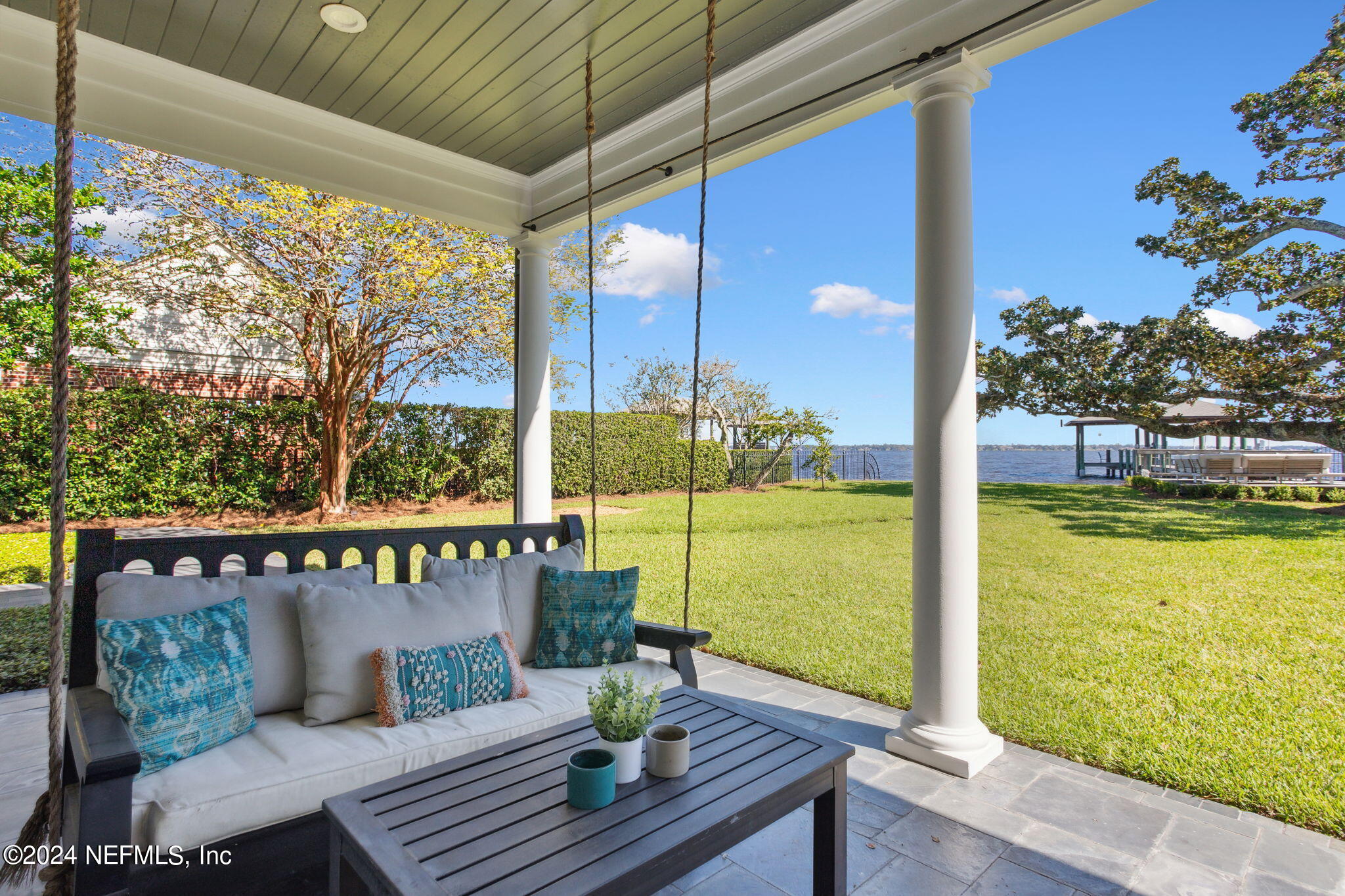 1875 AVONDALE Circle