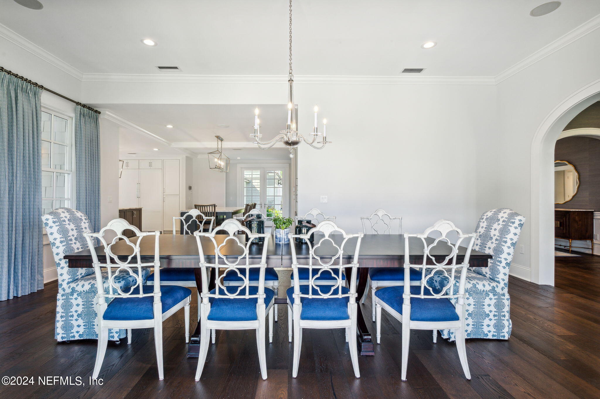 1875 AVONDALE Circle