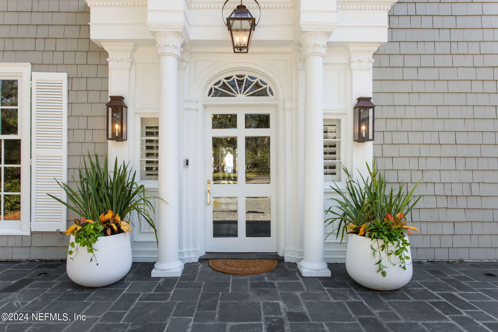 1875 AVONDALE Circle