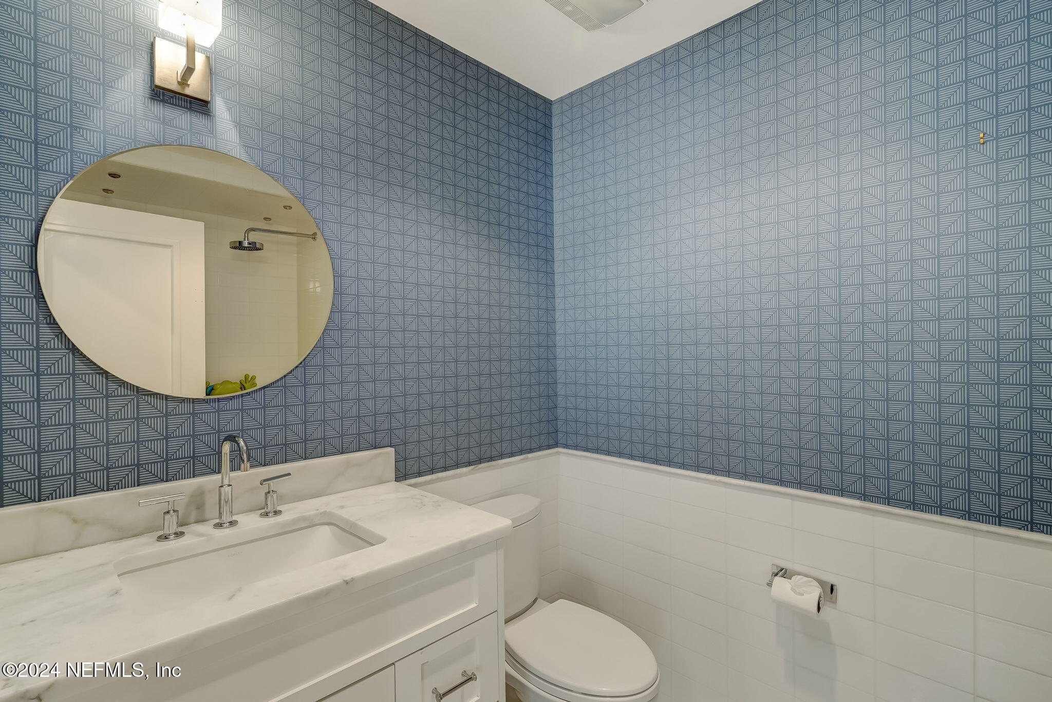 1875 AVONDALE Circle