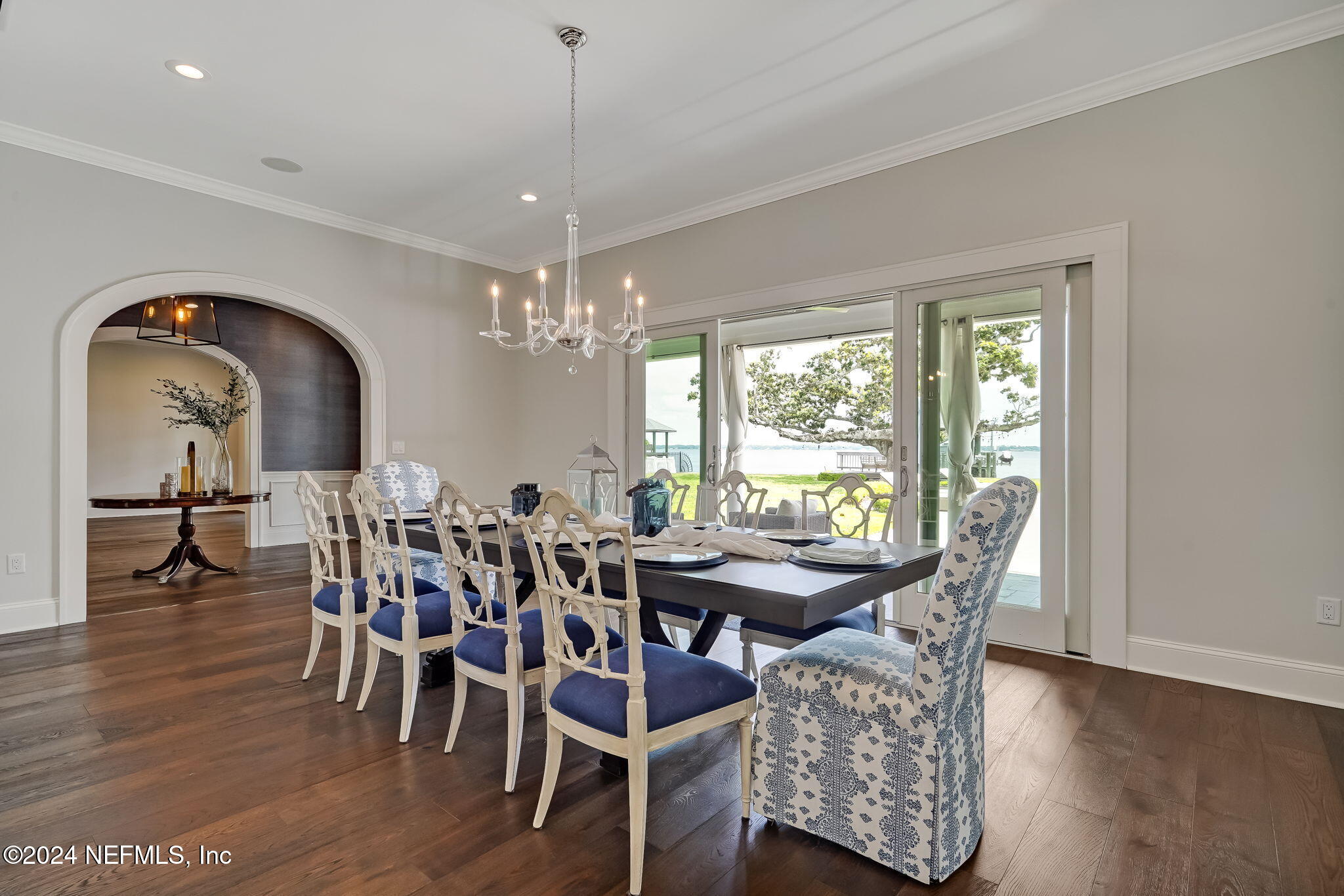 1875 AVONDALE Circle