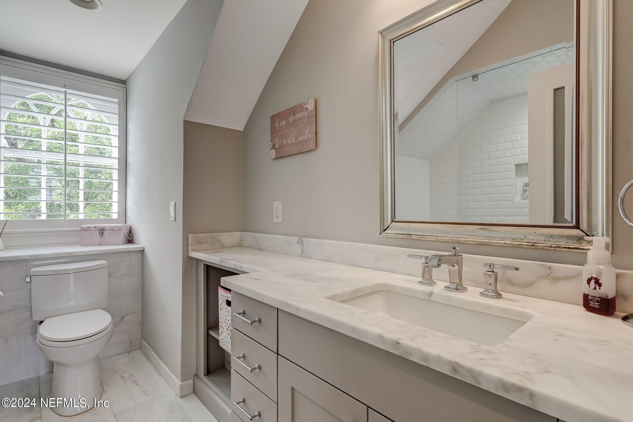 1875 AVONDALE Circle