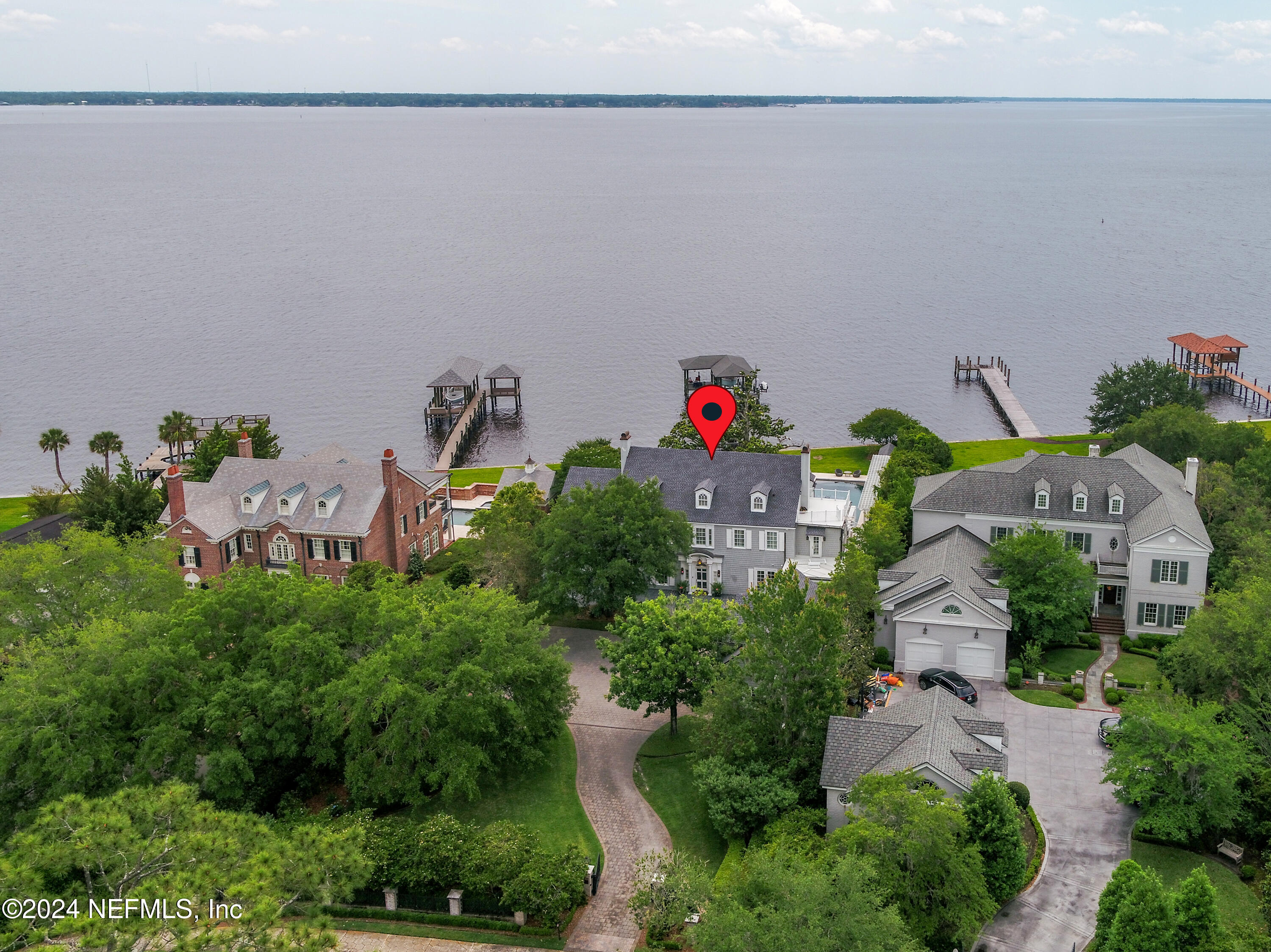 1875 AVONDALE Circle