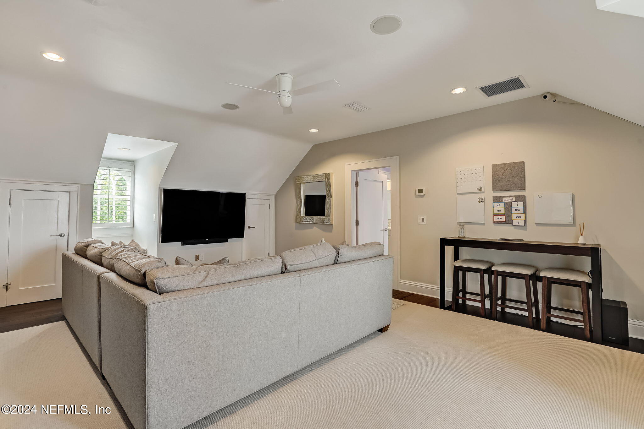 1875 AVONDALE Circle