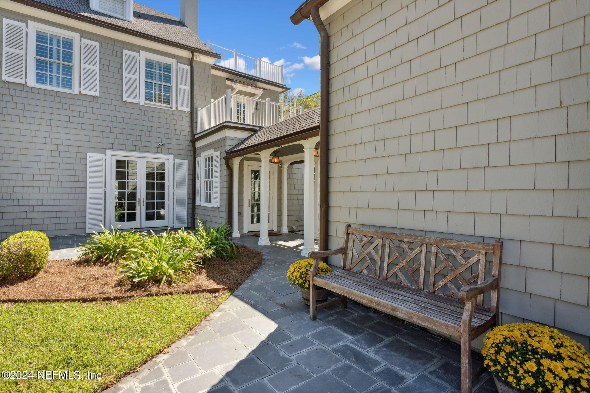 1875 AVONDALE Circle