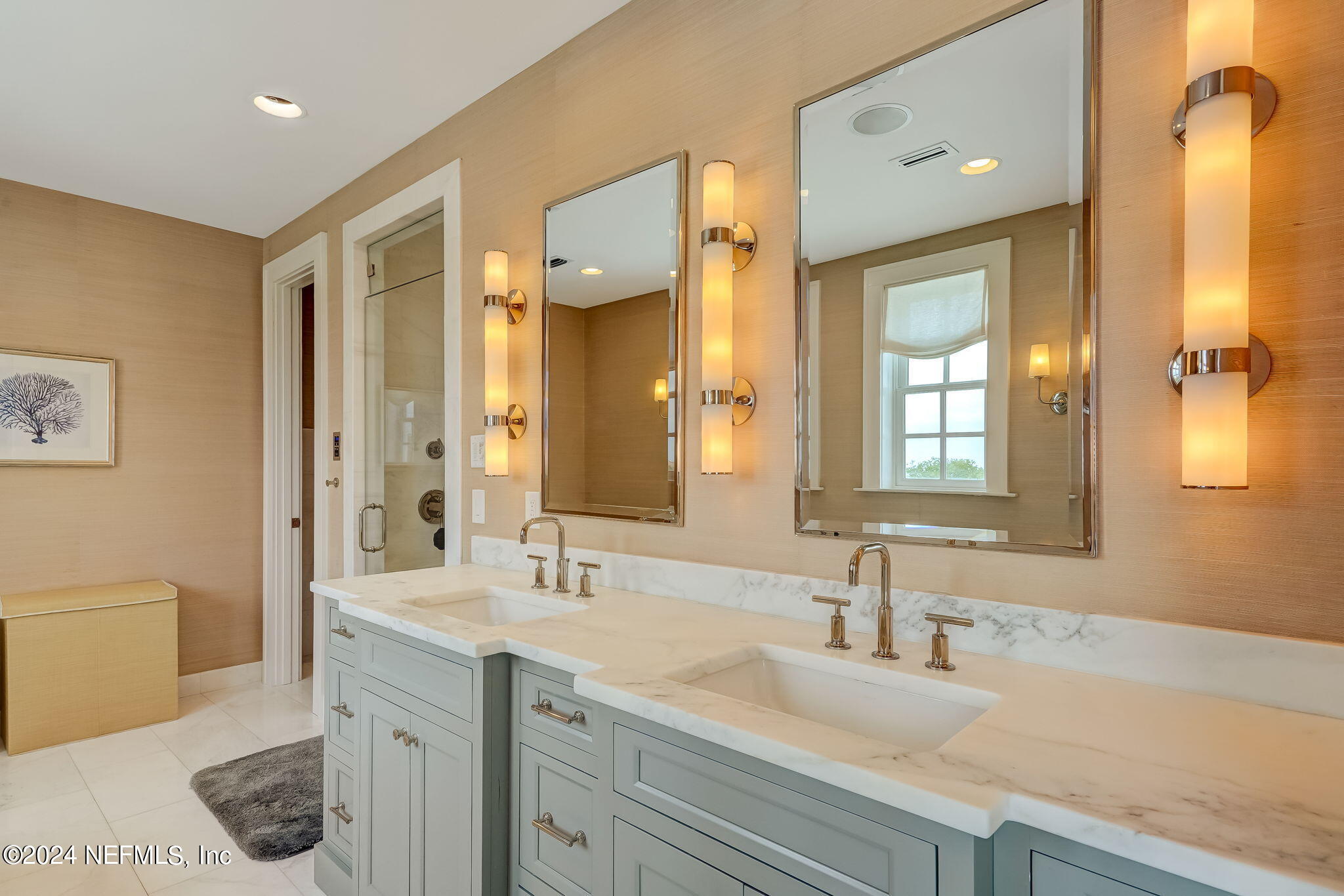 1875 AVONDALE Circle