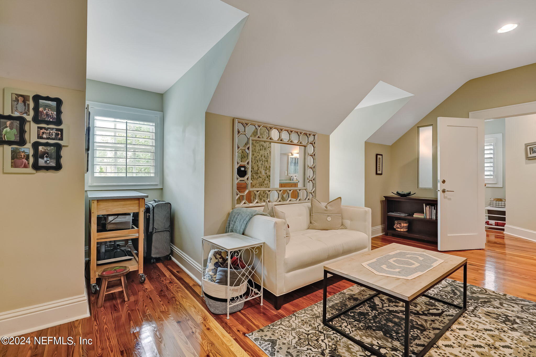 1875 AVONDALE Circle