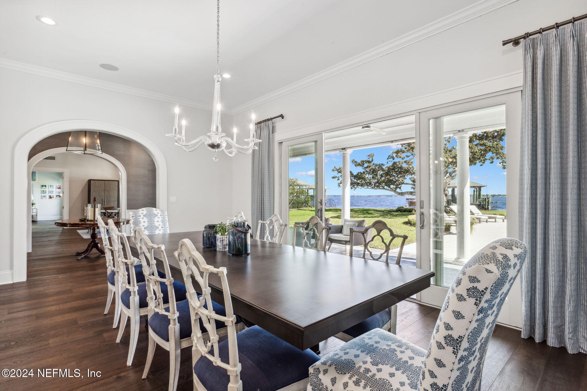 1875 AVONDALE Circle