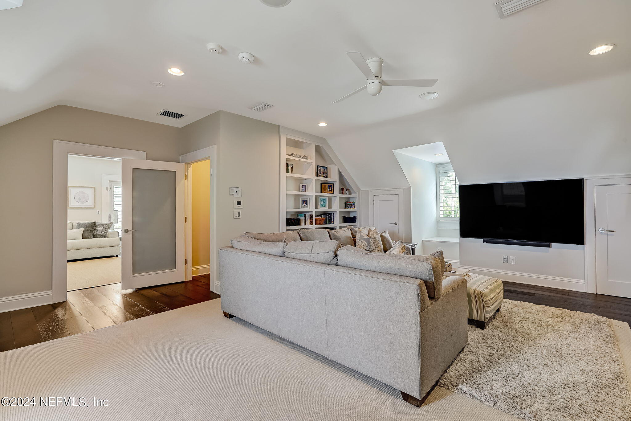 1875 AVONDALE Circle