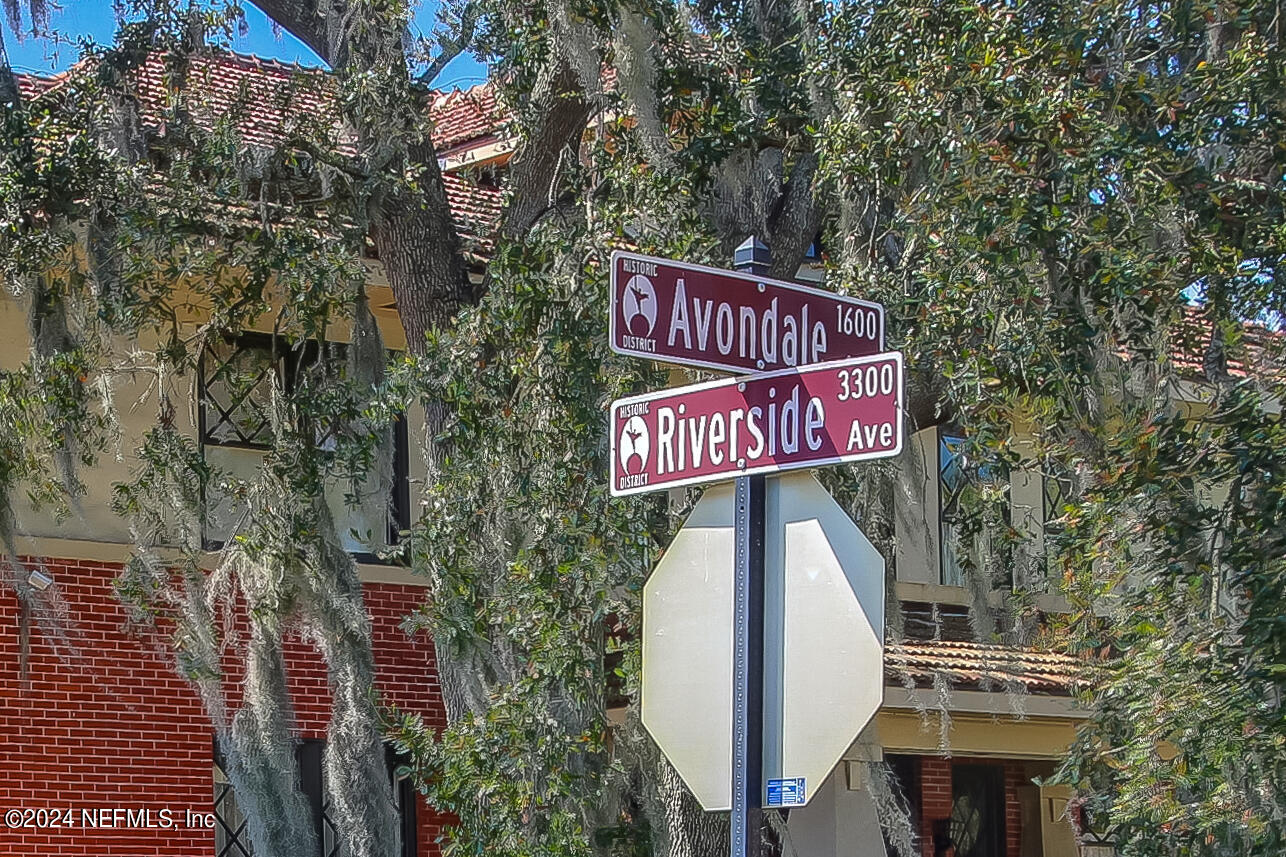 1875 AVONDALE Circle