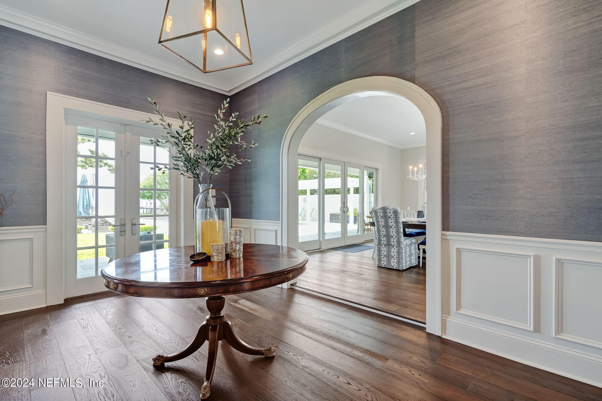 1875 AVONDALE Circle