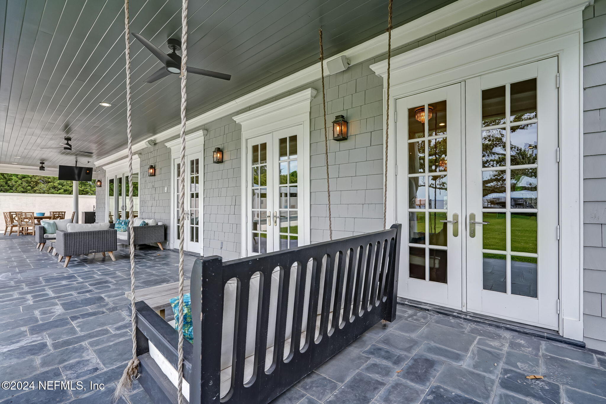 1875 AVONDALE Circle