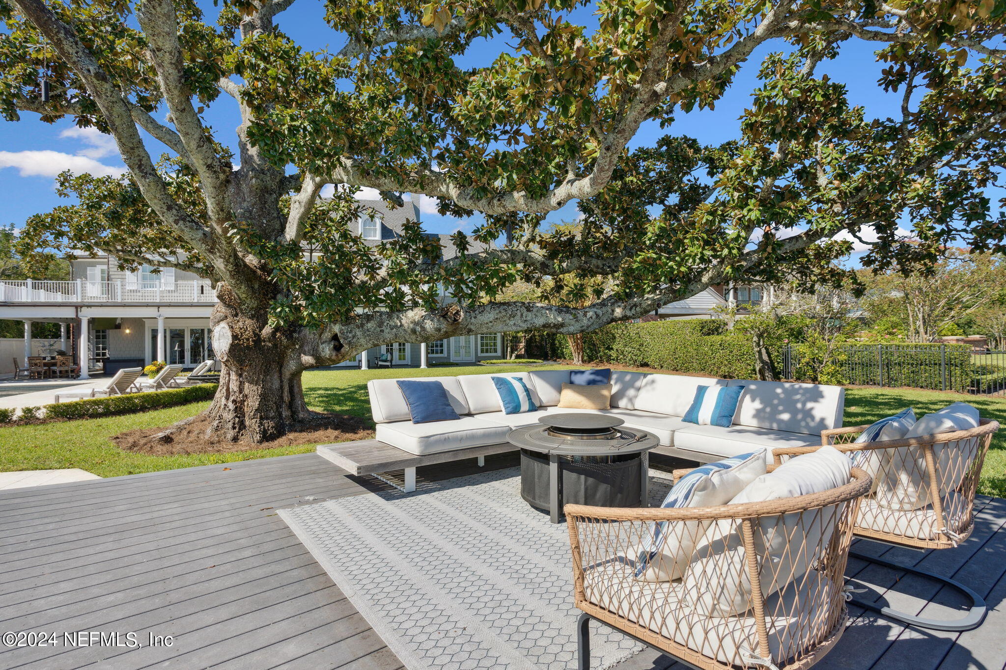 1875 AVONDALE Circle