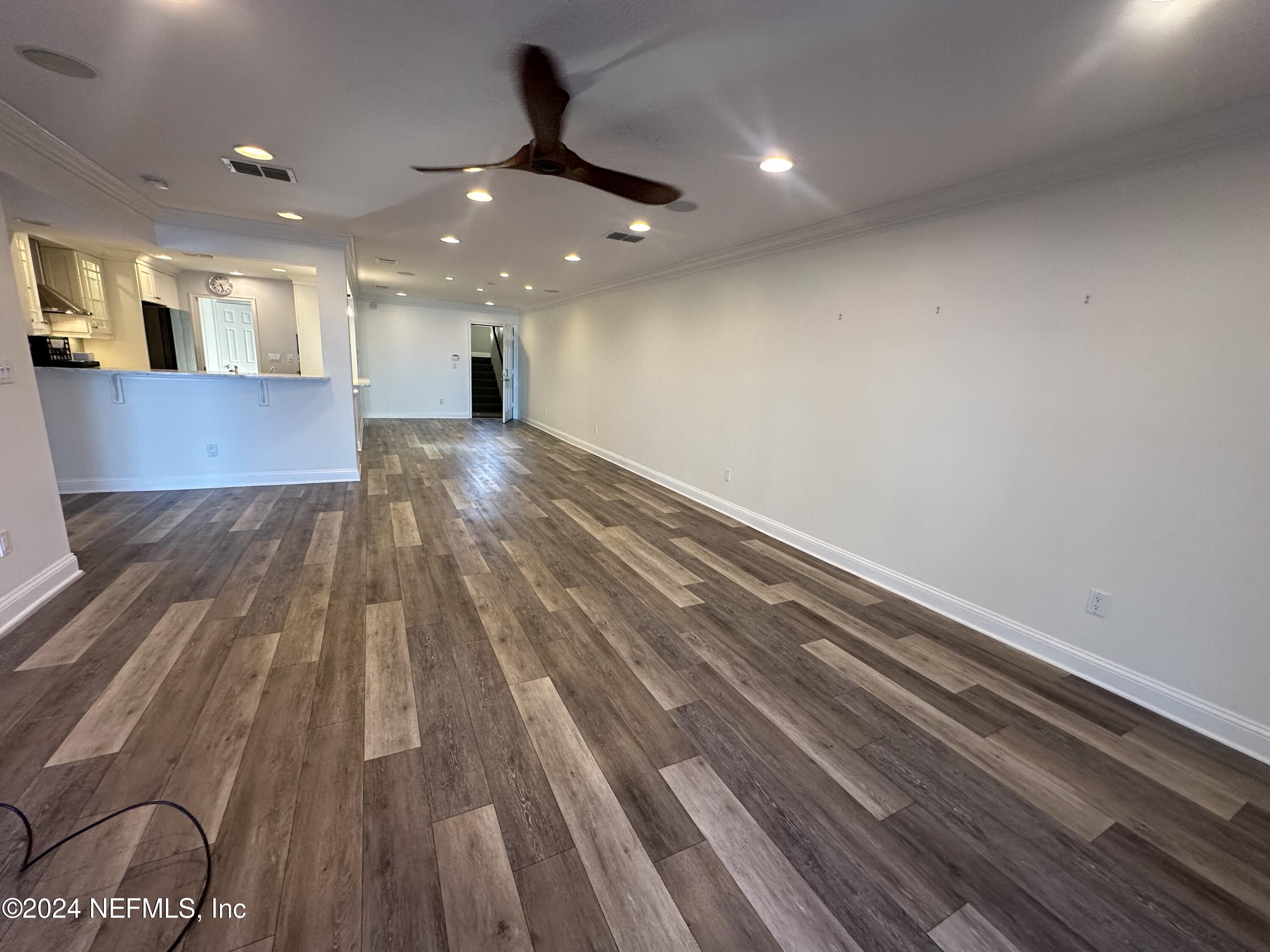10 10TH Street, 20