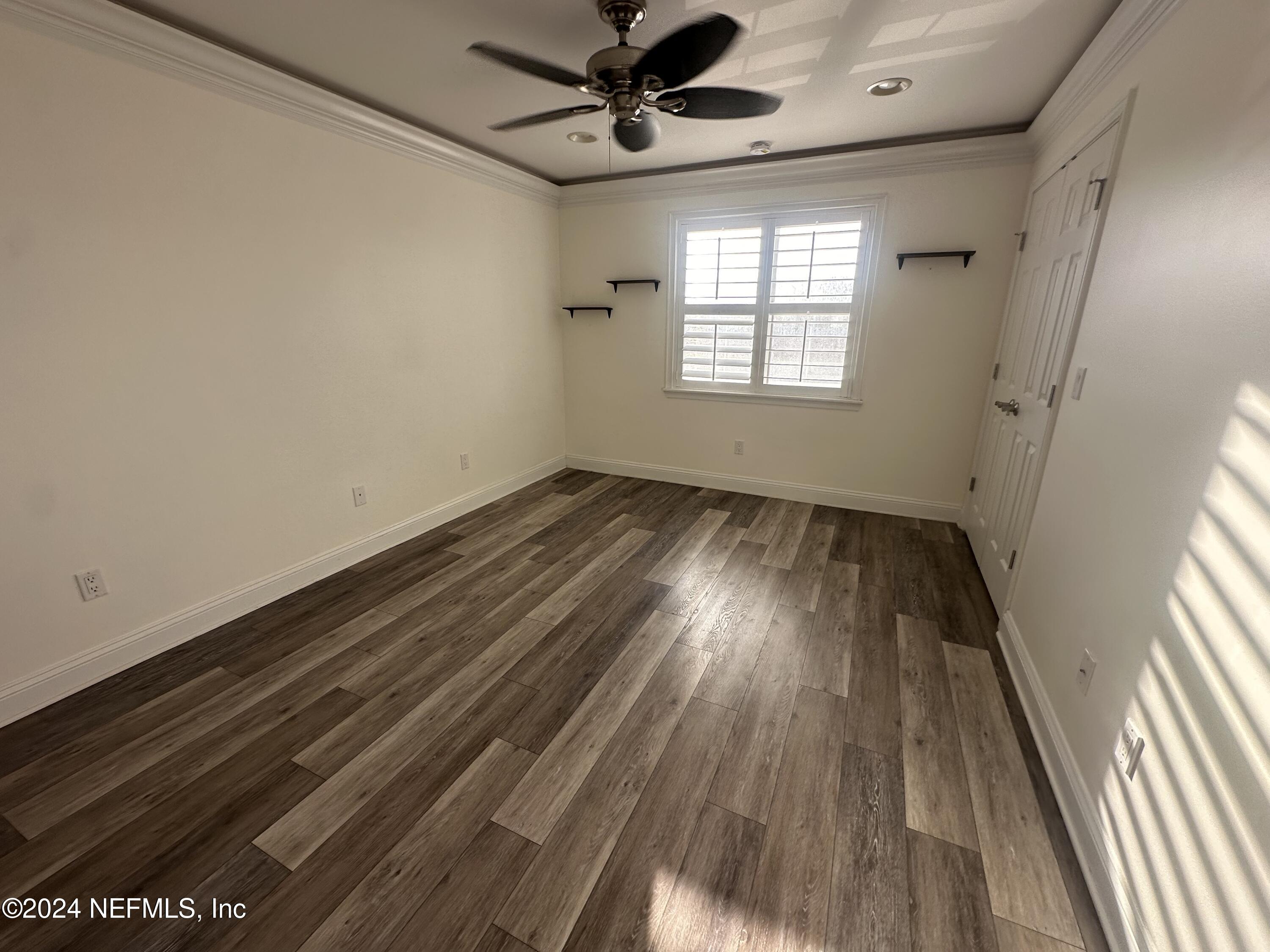 10 10TH Street, 20
