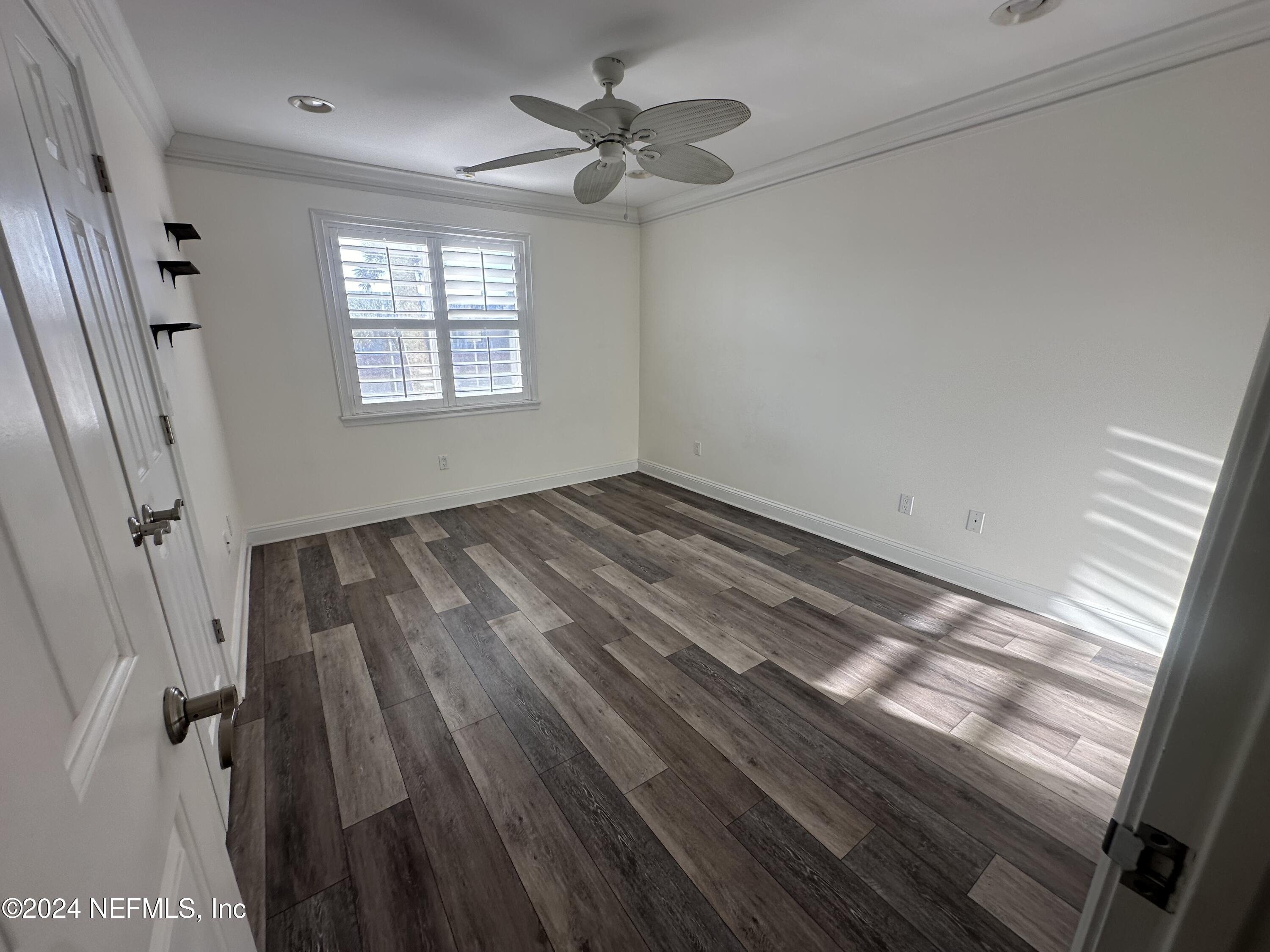 10 10TH Street, 20