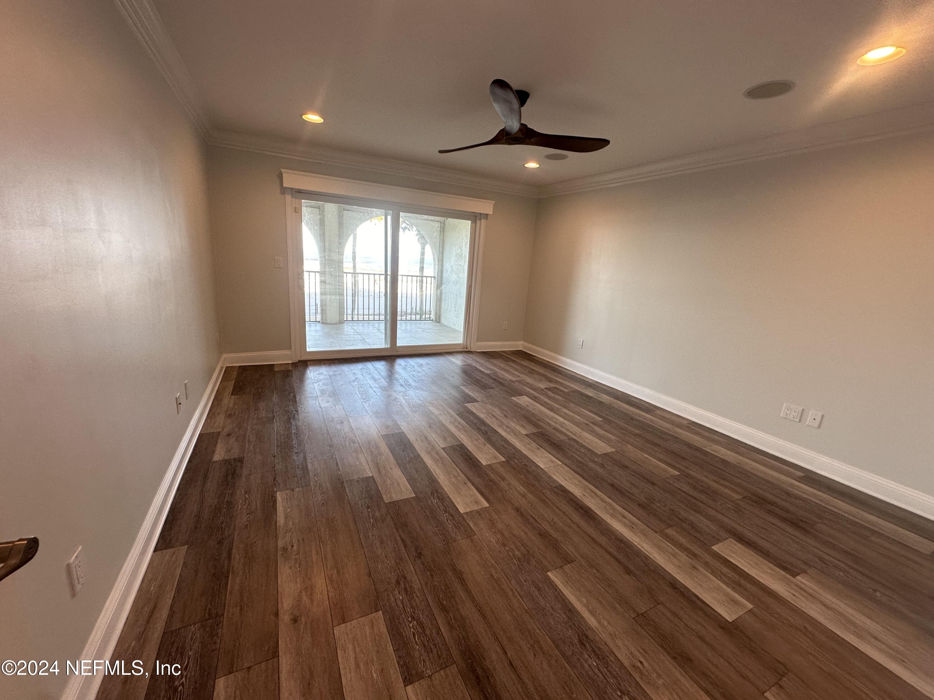 10 10TH Street, 20