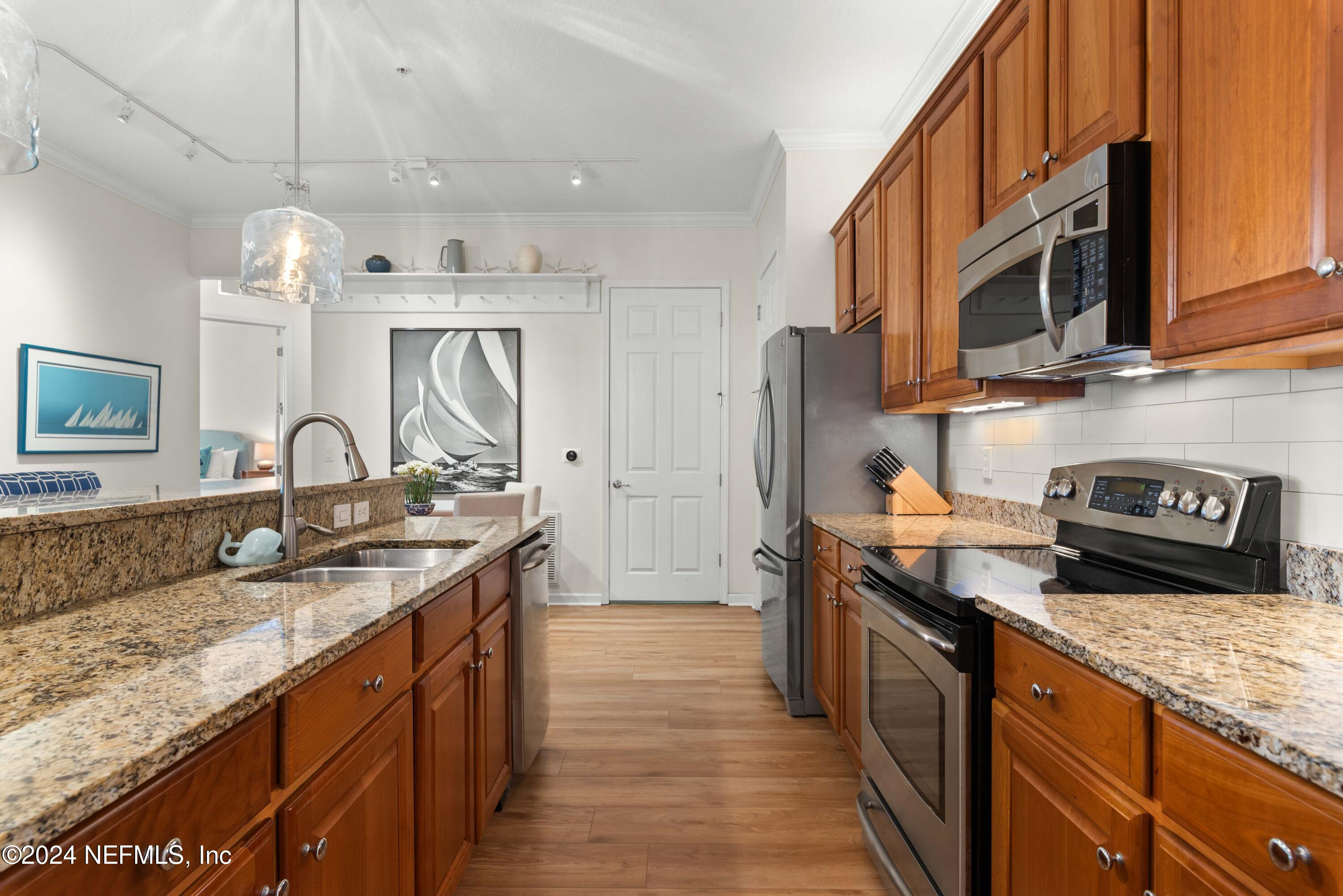 192 ORCHARD PASS Avenue, 548