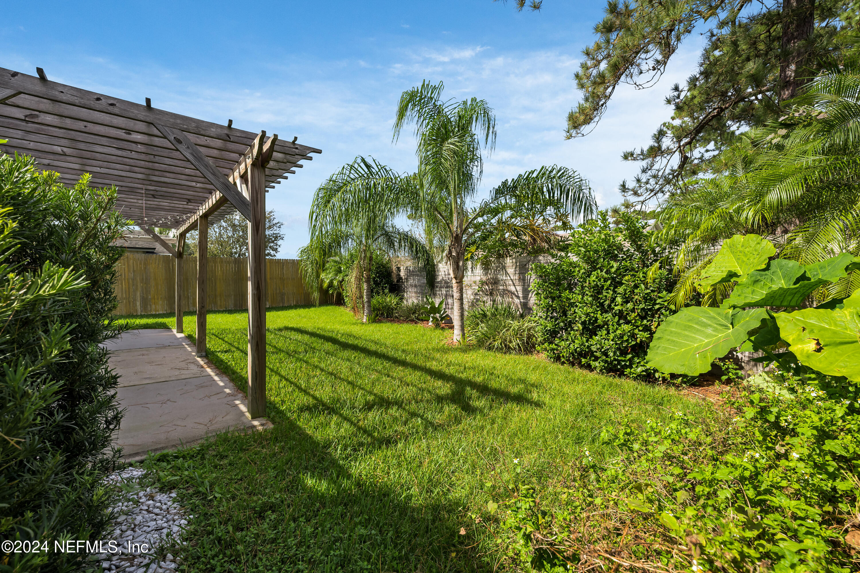 13155 LEATHERLEAF Drive