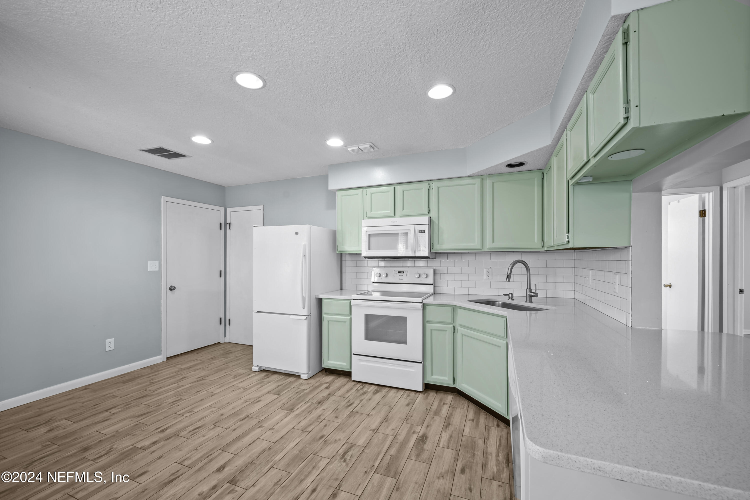 13155 LEATHERLEAF Drive