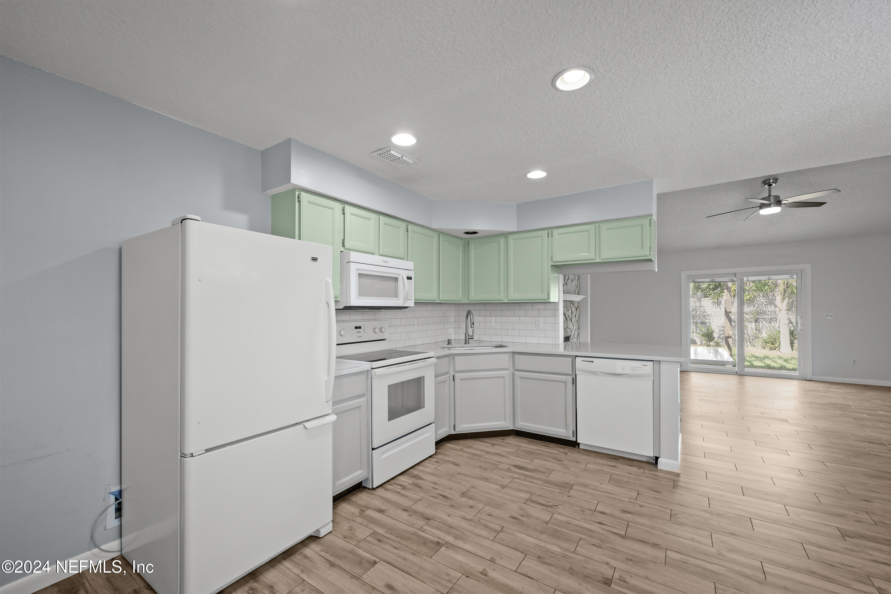 13155 LEATHERLEAF Drive