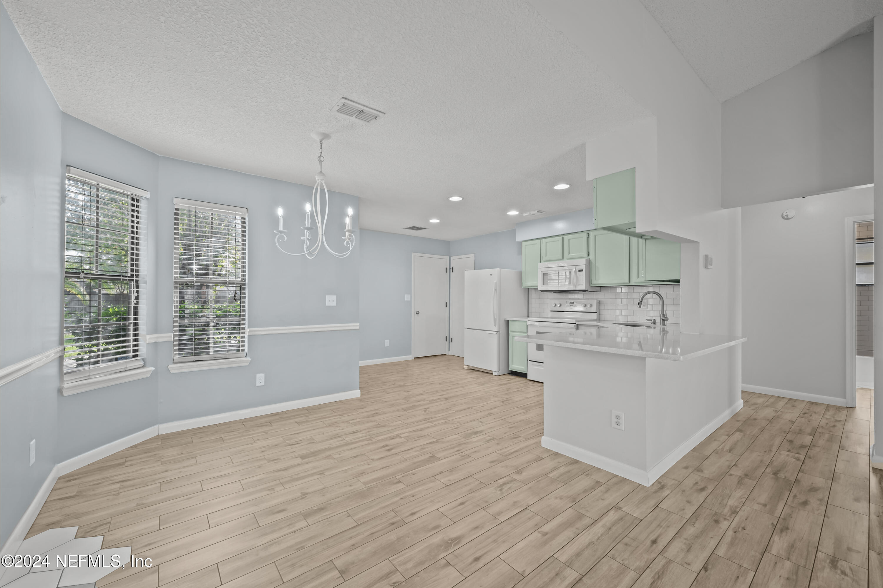 13155 LEATHERLEAF Drive