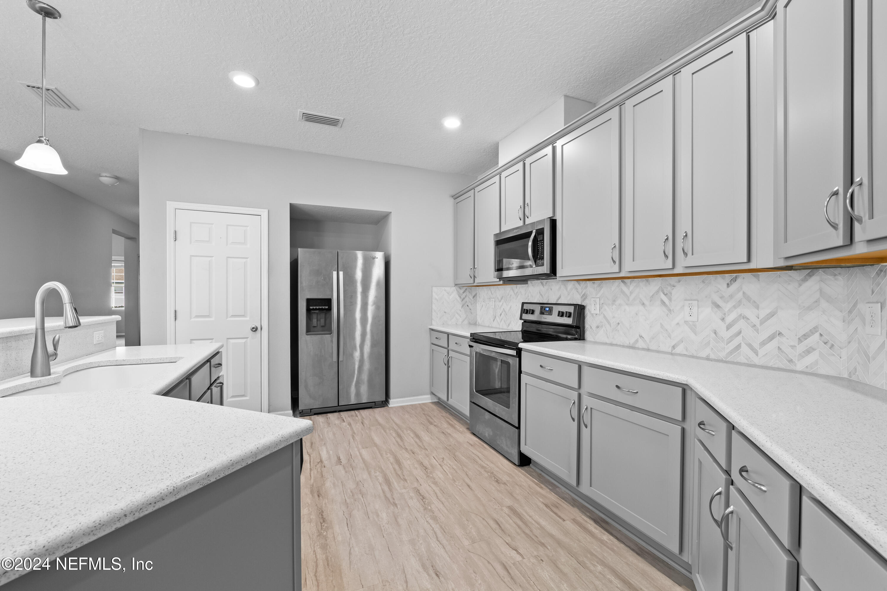 7411 SUNNYDALE Lane