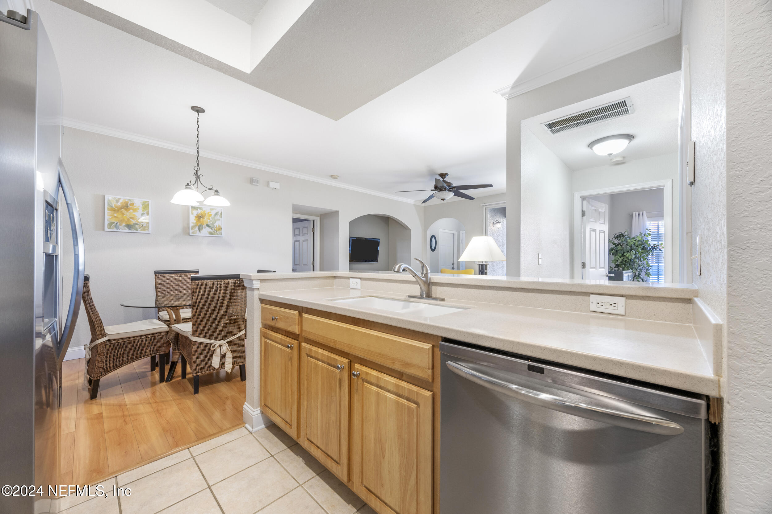 10075 GATE Parkway N, 1303