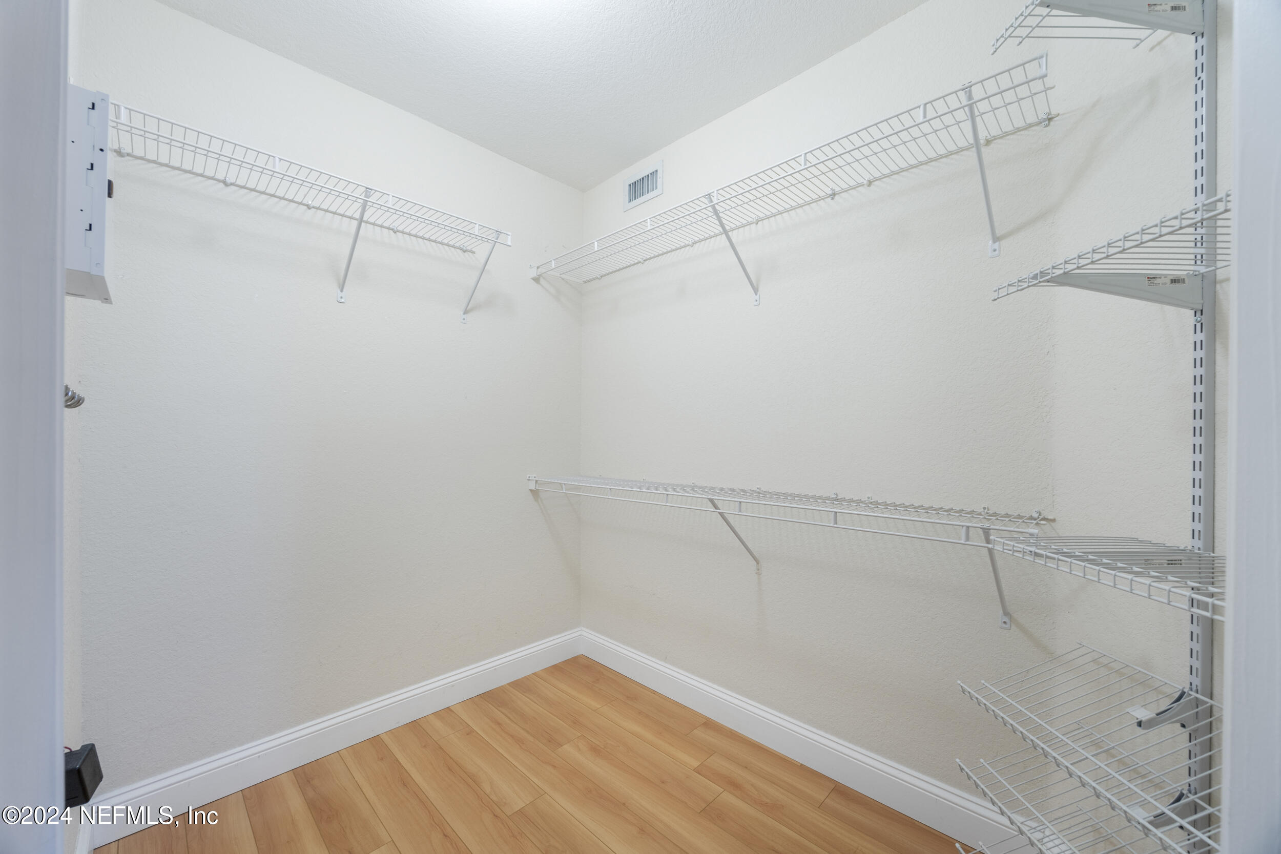 10075 GATE Parkway N, 1303