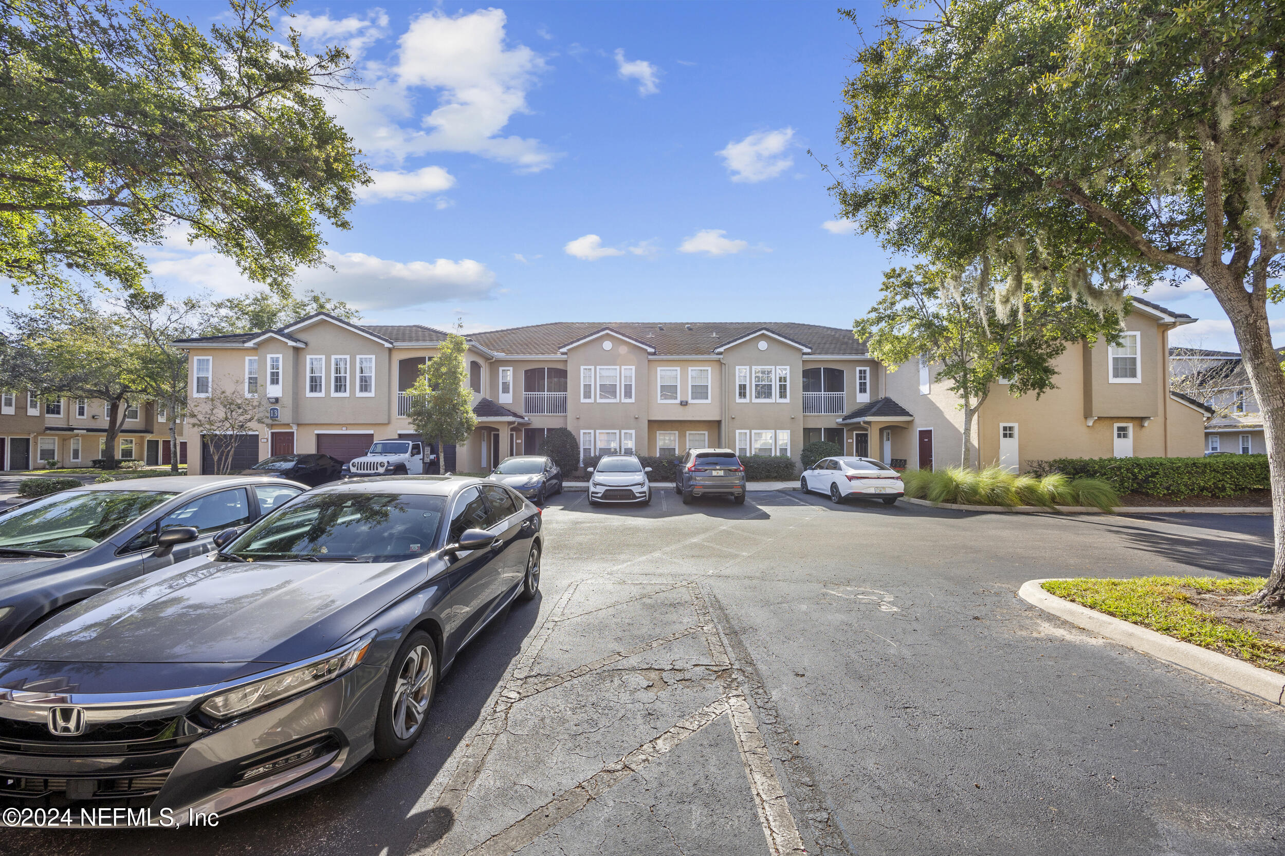 10075 GATE Parkway N, 1303
