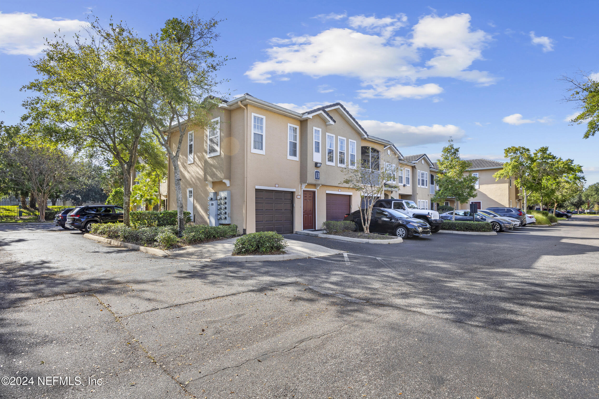 10075 GATE Parkway N, 1303