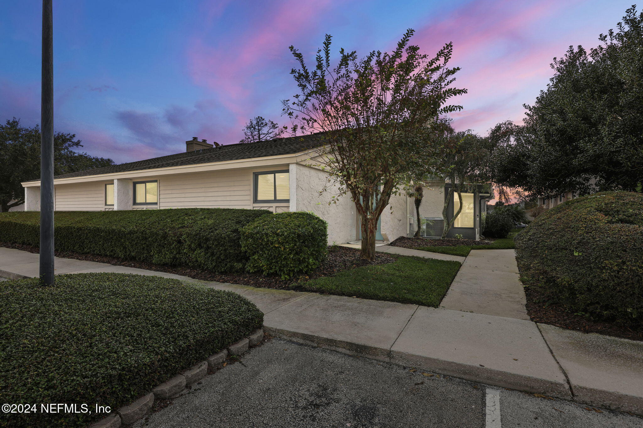 2113 SEA HAWK Drive