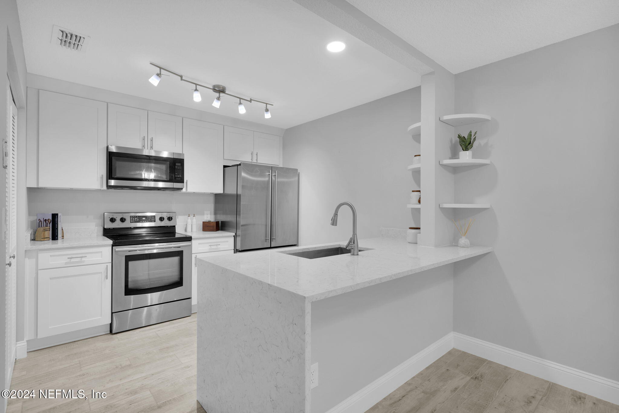 2113 SEA HAWK Drive