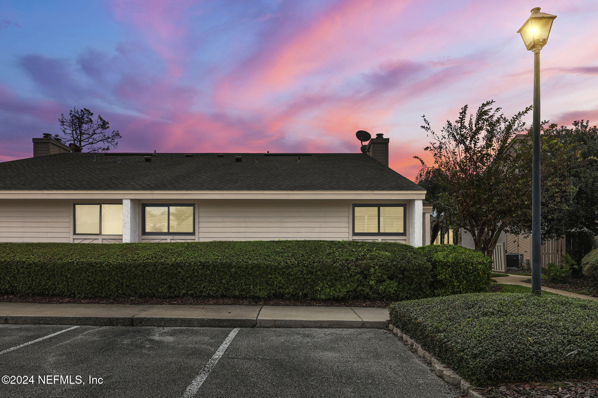 2113 SEA HAWK Drive