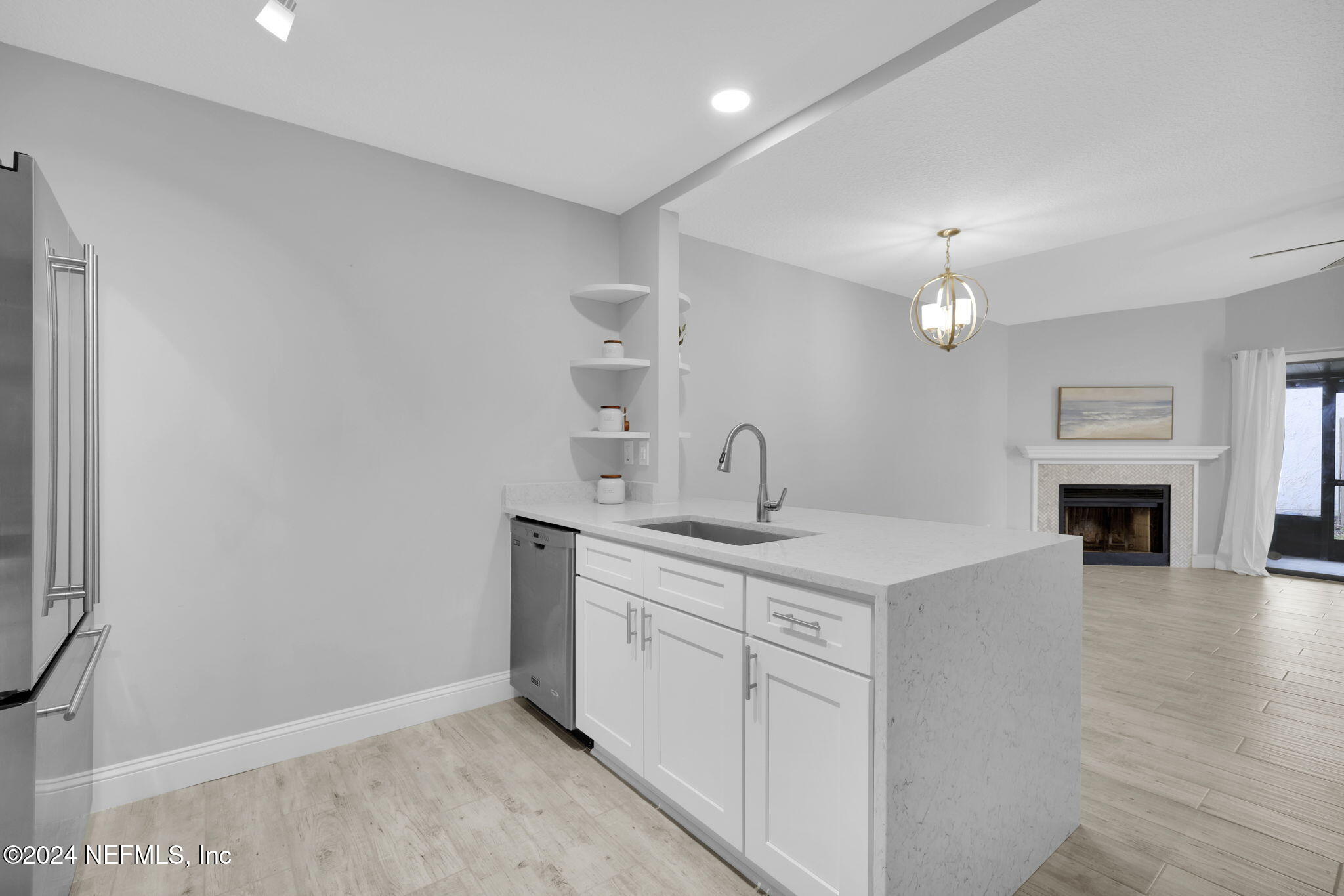 2113 SEA HAWK Drive