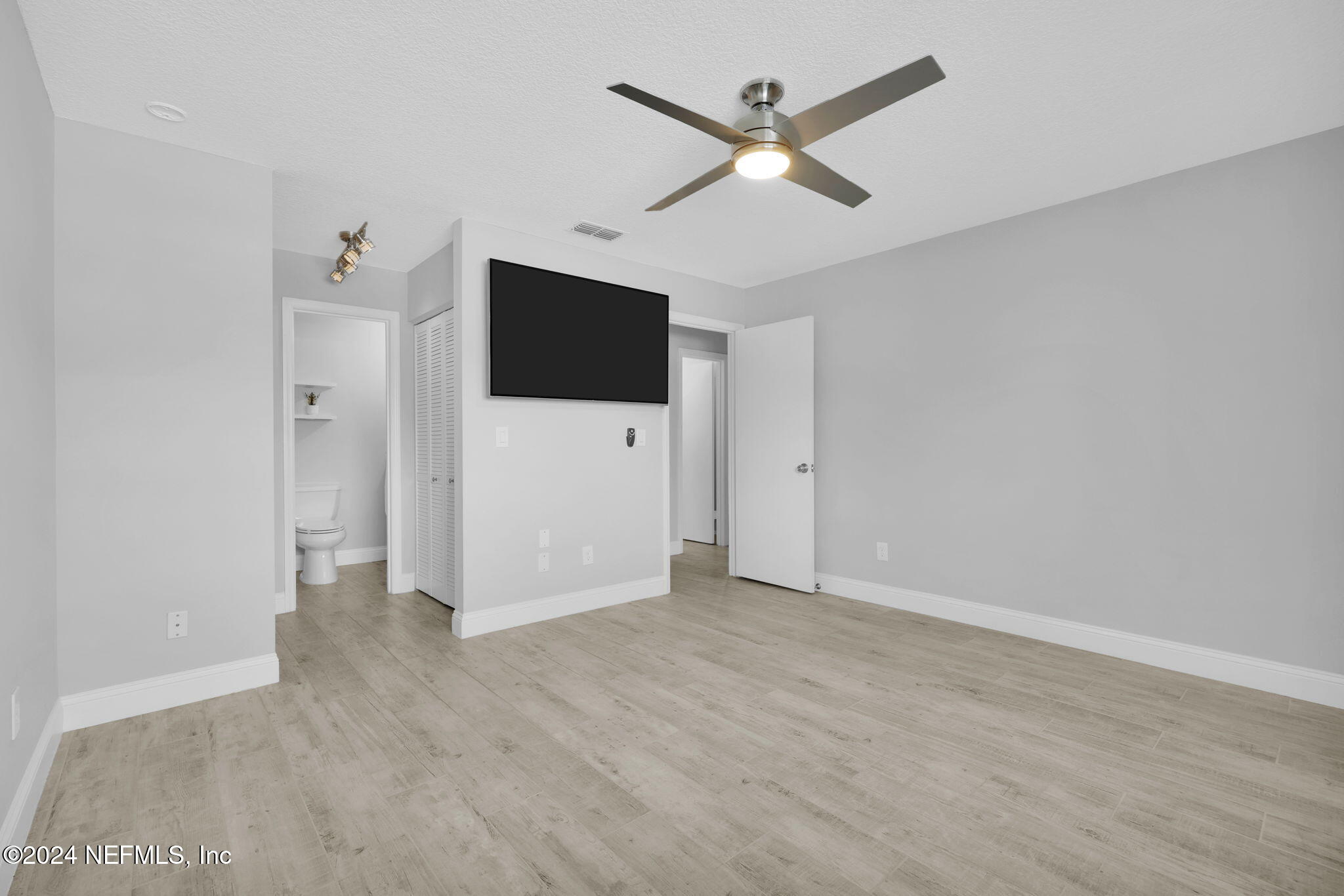 2113 SEA HAWK Drive