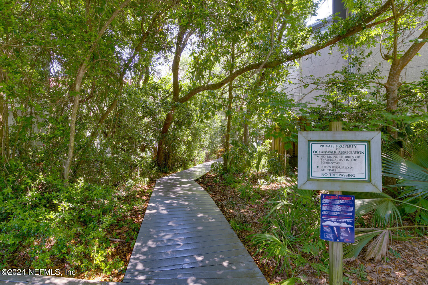 442 SNAPPING TURTLE Drive W