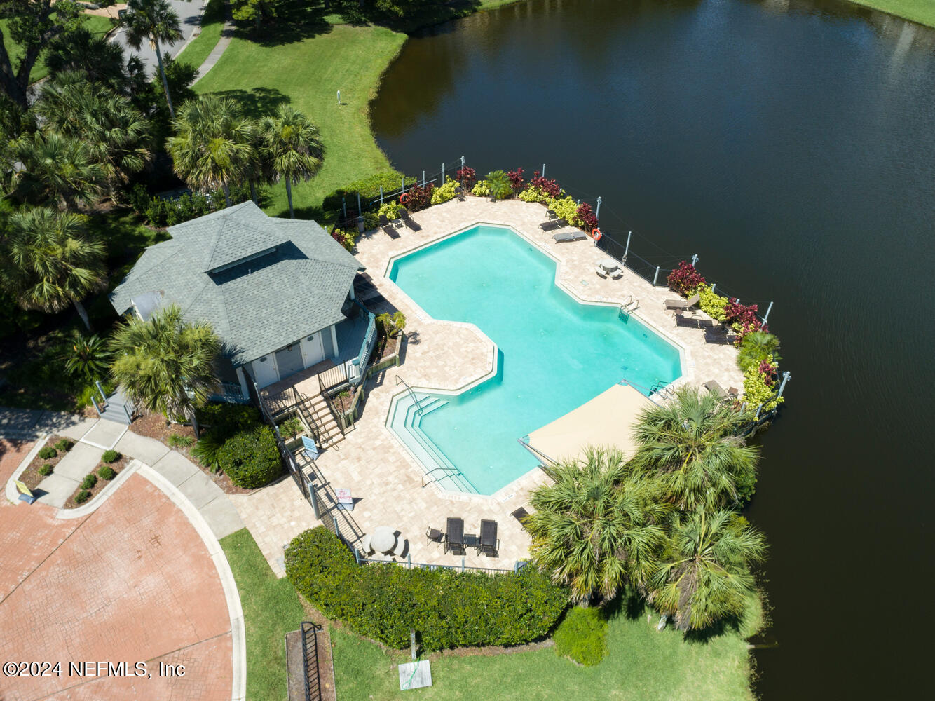 442 SNAPPING TURTLE Drive W
