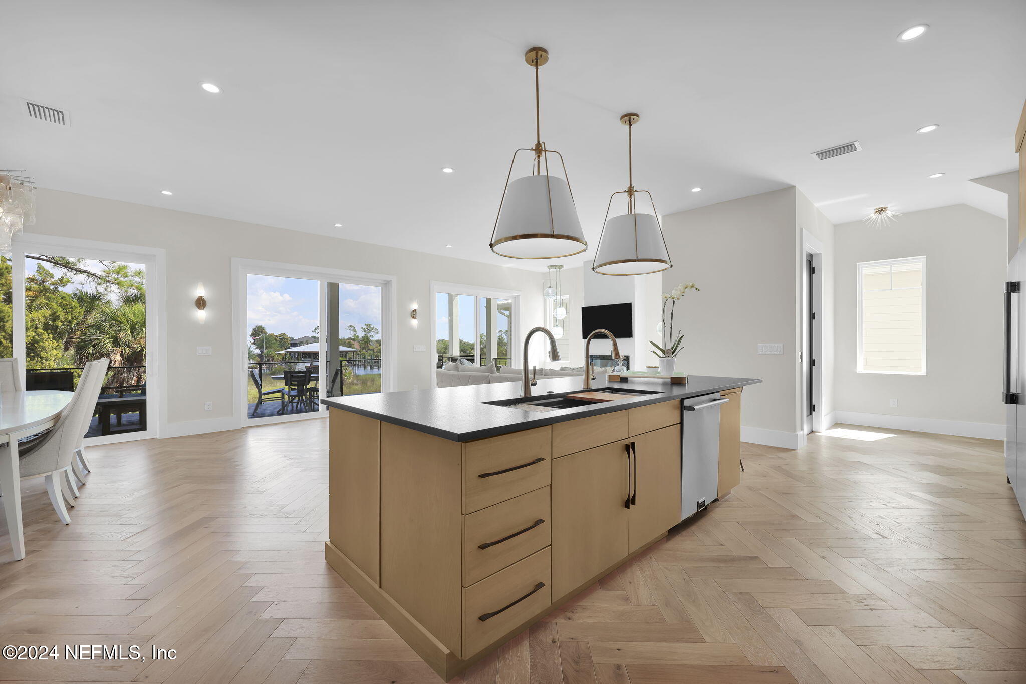 4107 SUNRISE COVE Way