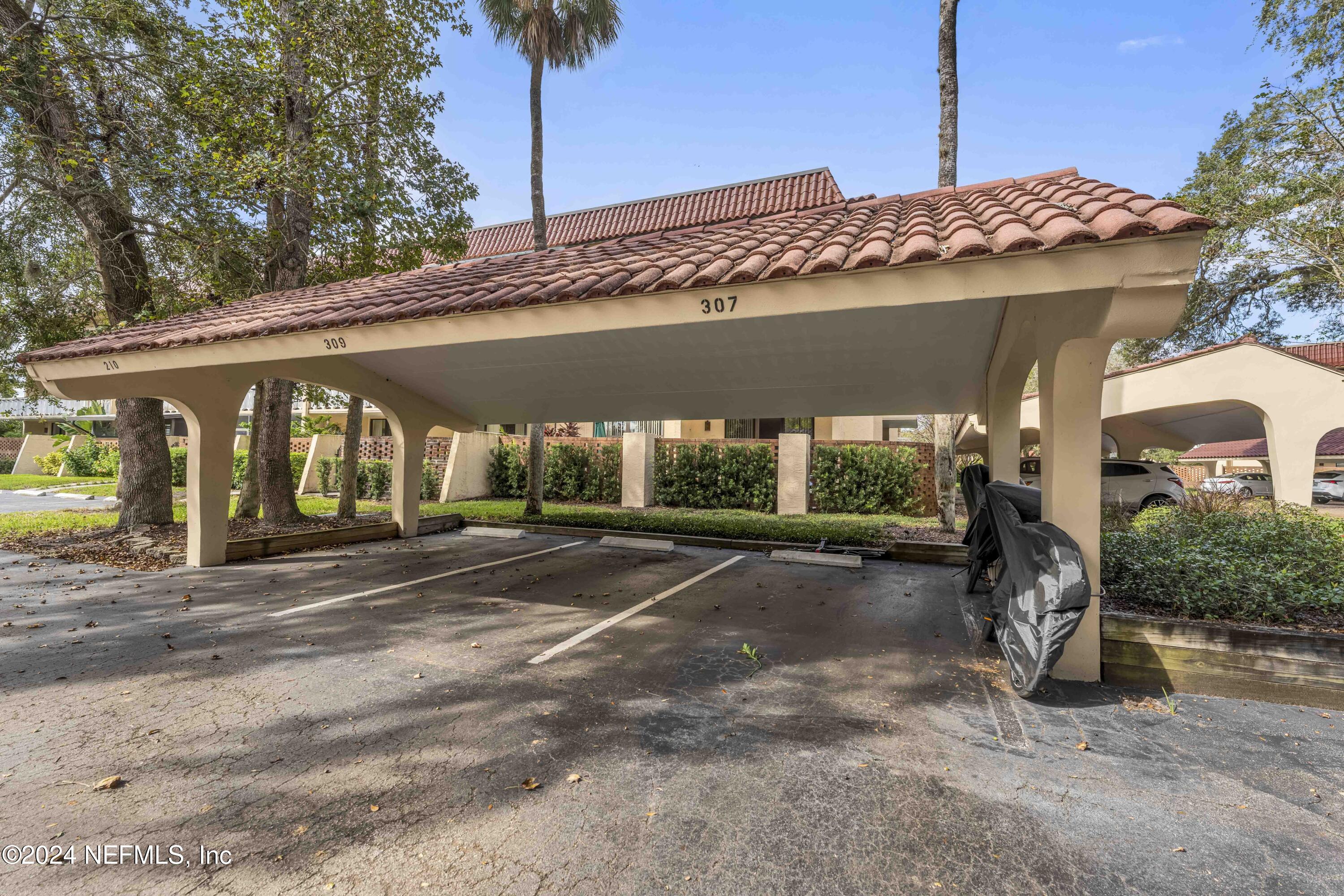 1820 SEVILLA Boulevard, 307