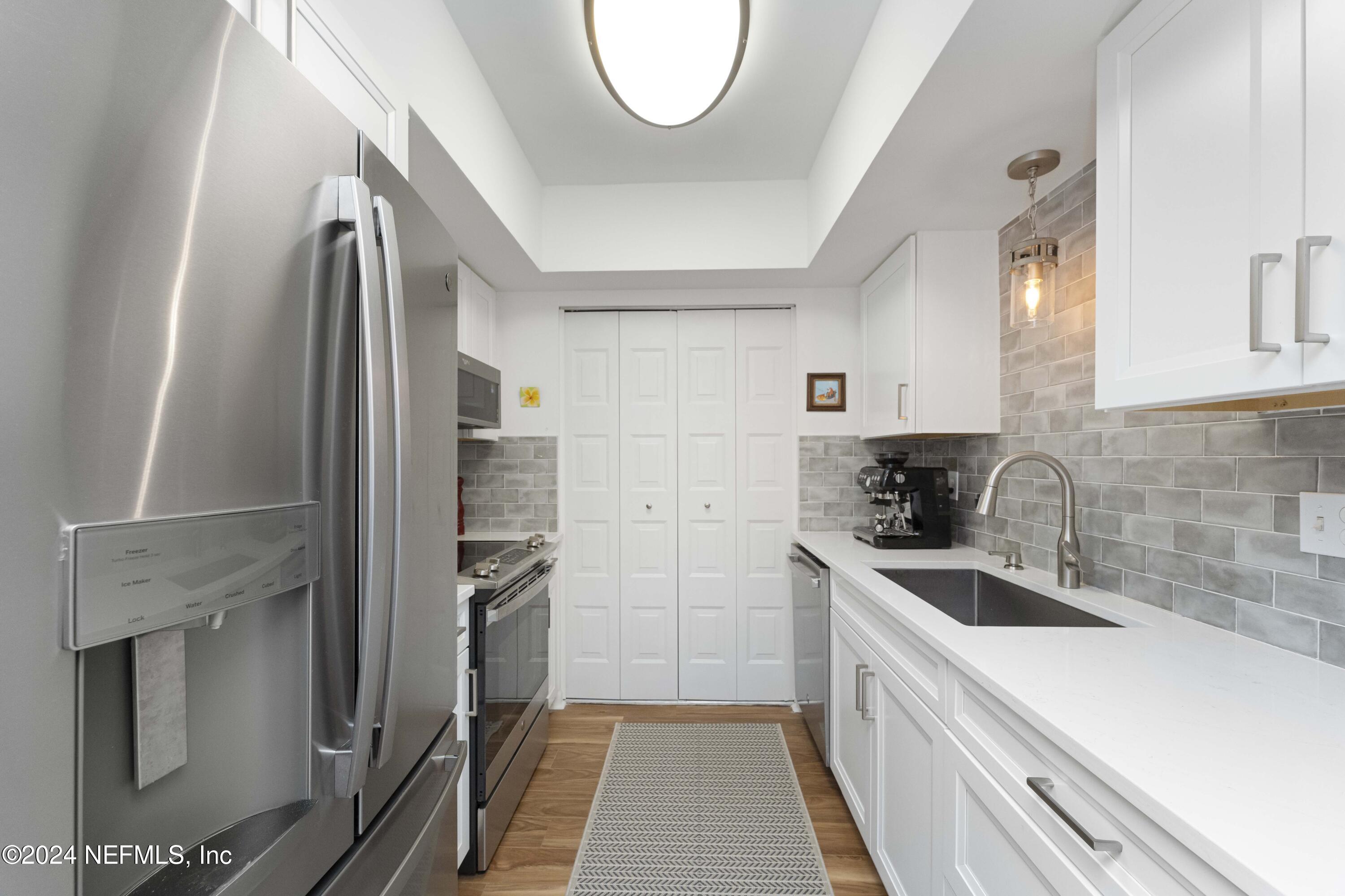 1820 SEVILLA Boulevard, 307