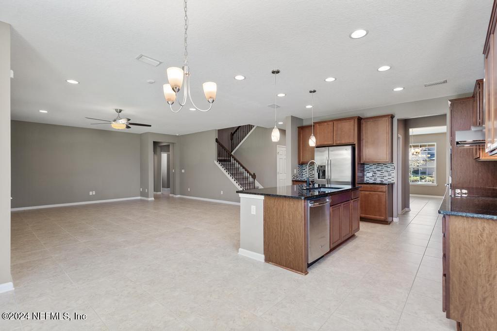 71 ANN SCOTT Drive, St. Johns