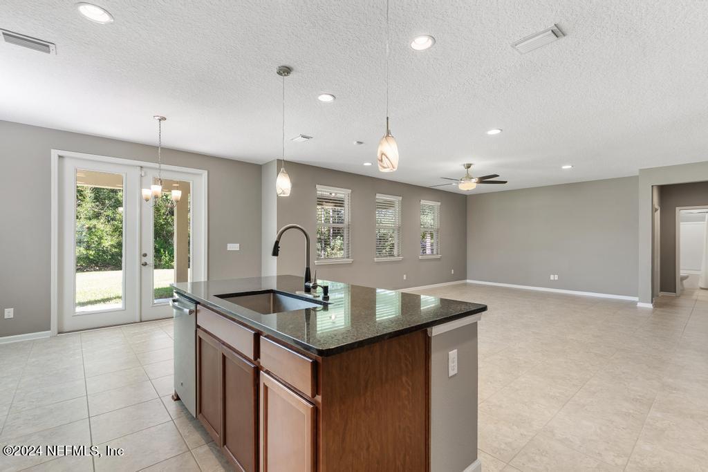 71 ANN SCOTT Drive, St. Johns