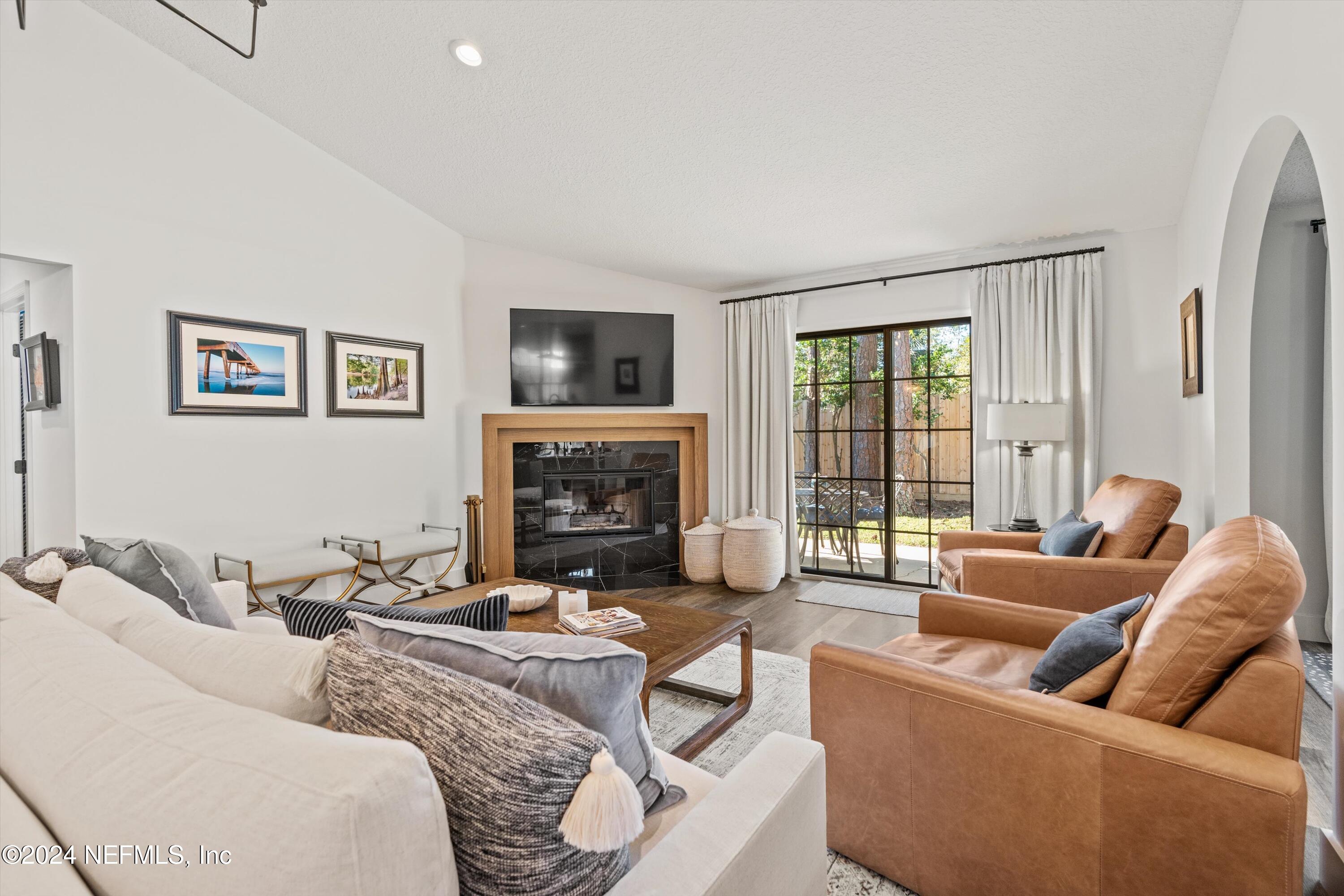 3556 SANCTUARY Way S