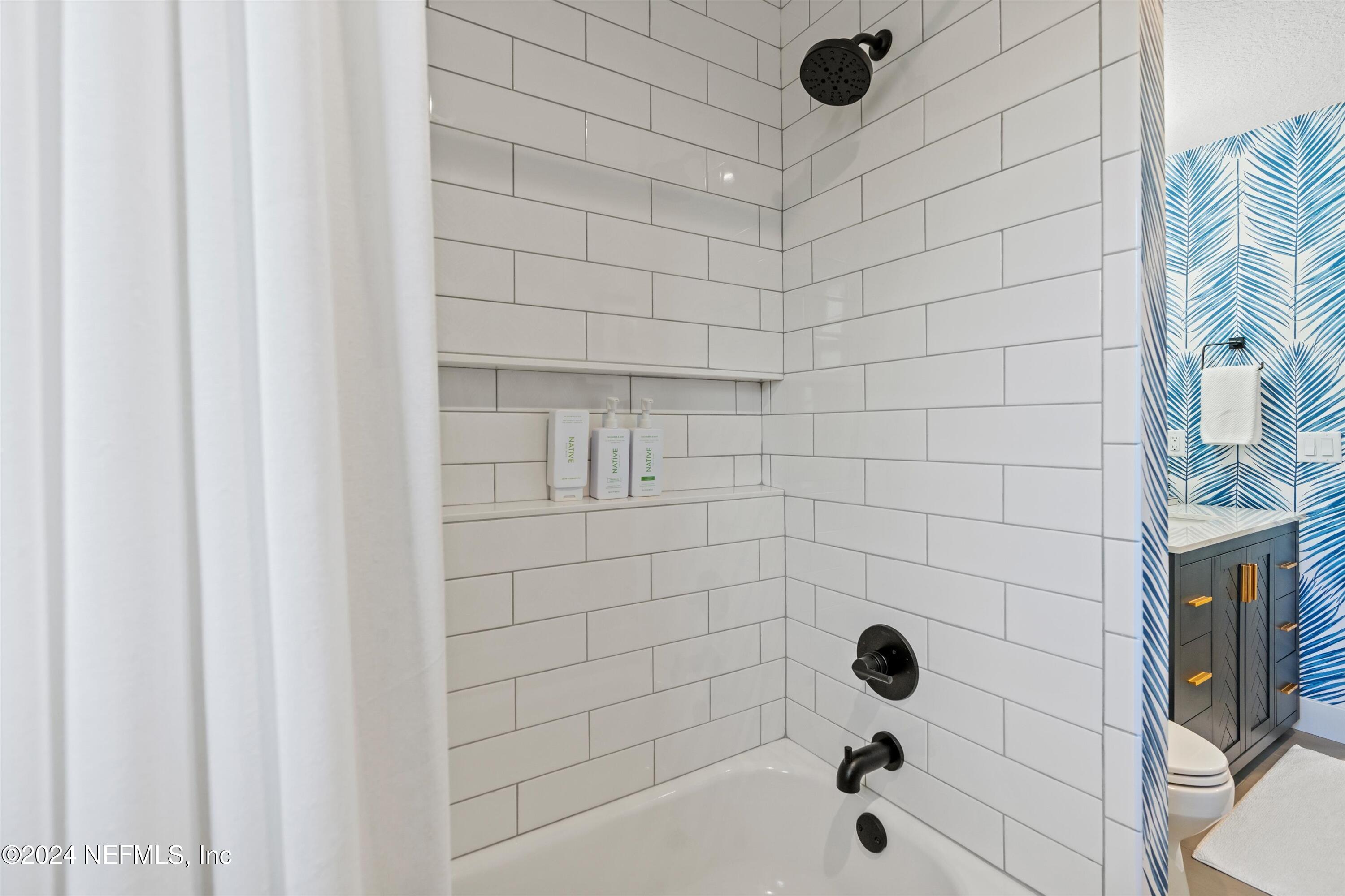 3556 SANCTUARY Way S