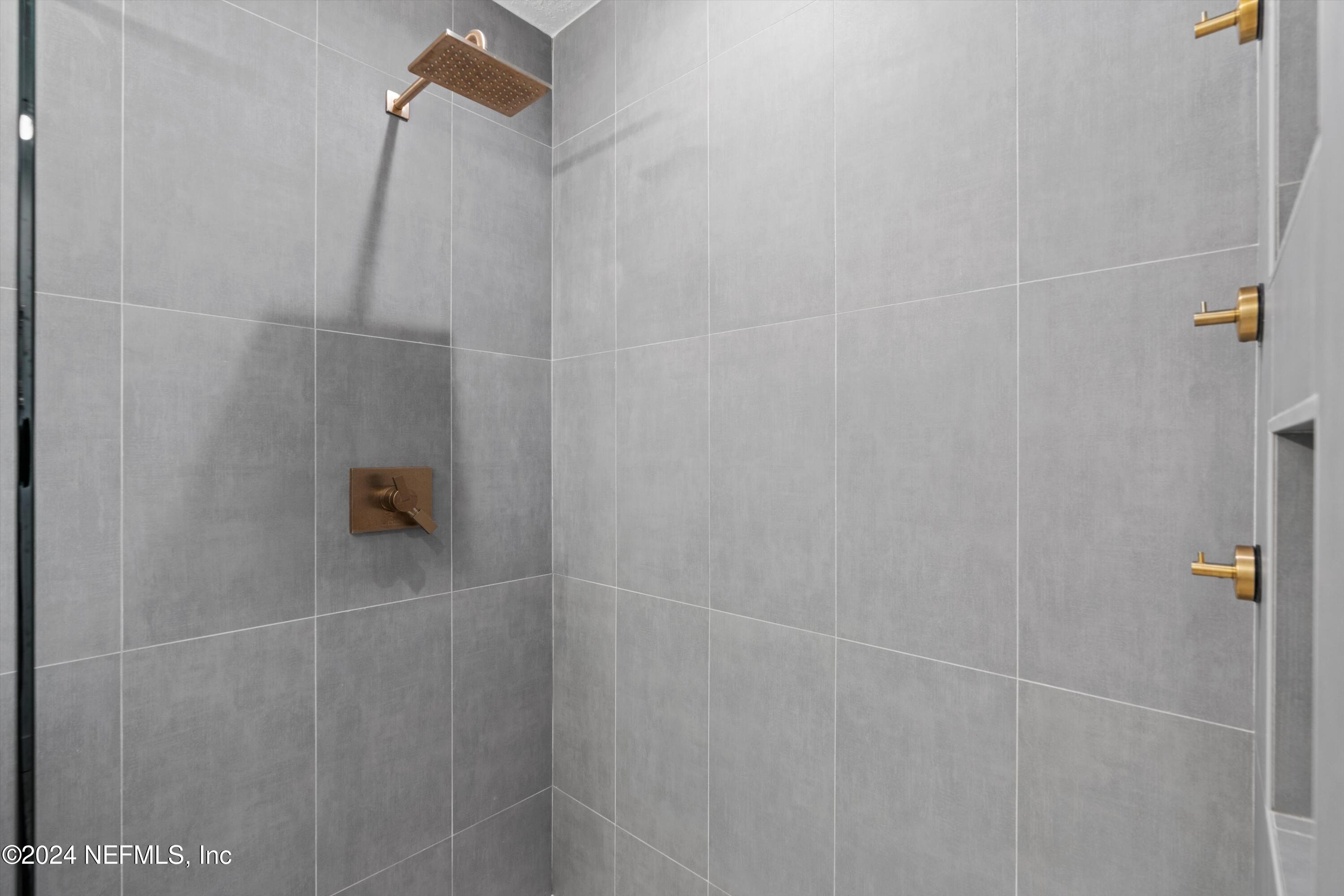 3556 SANCTUARY Way S